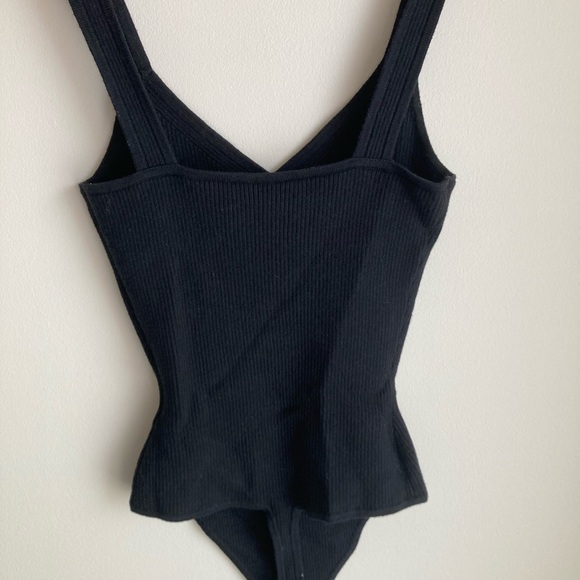 Flattering Ribbed-Knit Abercrombie & Fitch Black Bodysuit, Size M - Picture 2 of 2